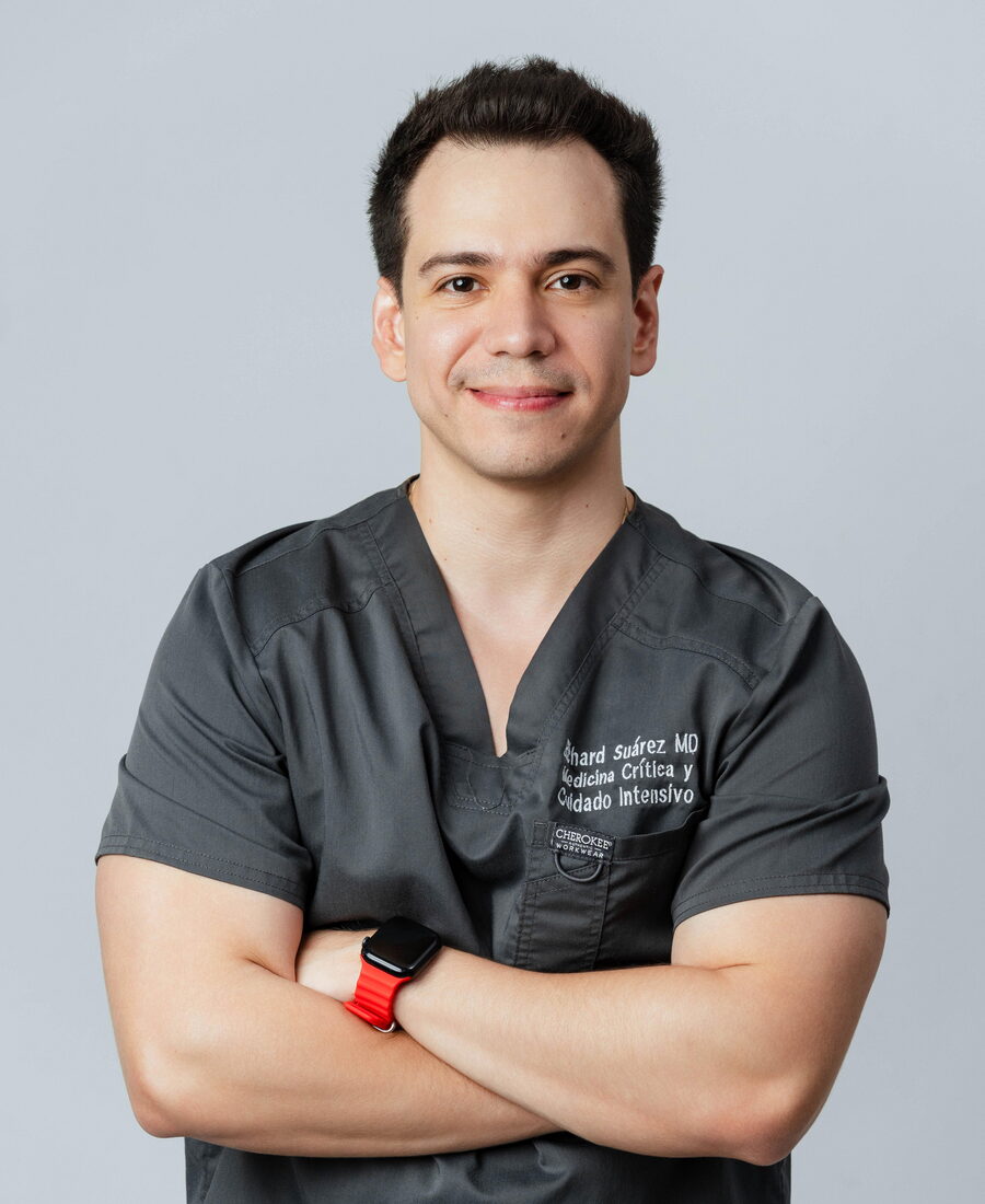 Dr. Richard Suárez, médico intensivista